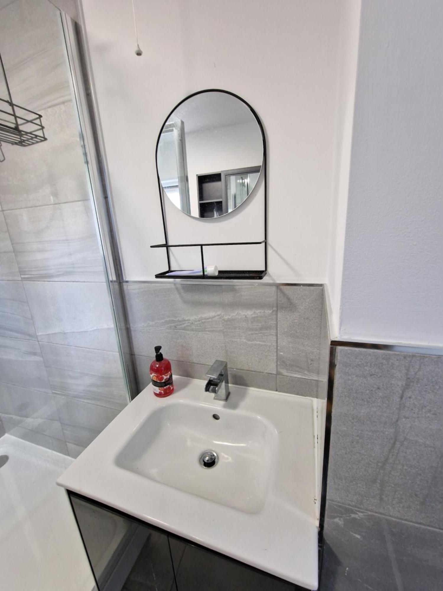 Ckb Flat- Comfort, Cosy, And Secure! Codsall 外观 照片
